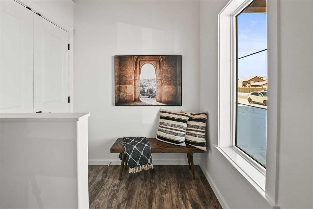 Picture for 6 Metcalf Way  https://www.cirrealty.ca/reb/cara/9/A2266299_30.jpg