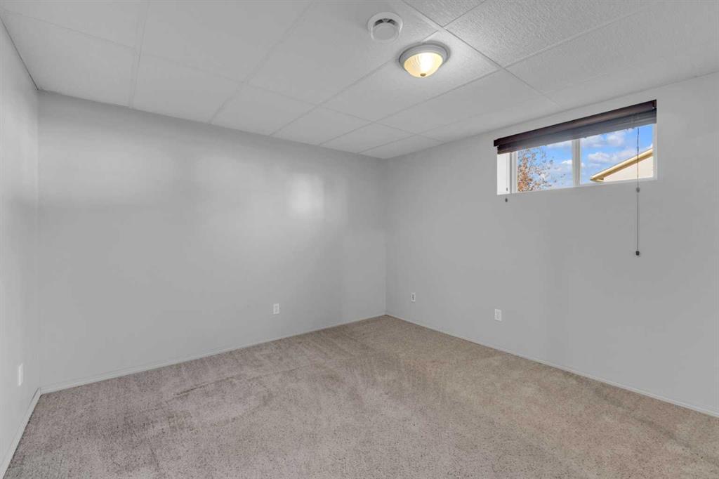 Picture for 148 Ammeter Close  https://www.cirrealty.ca/reb/cara/9/A2266759_23.jpg