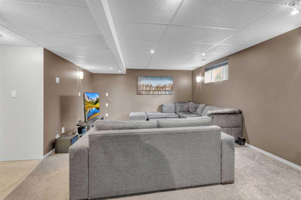 Picture for 148 Ammeter Close  https://www.cirrealty.ca/reb/cara/9/A2266759_26.jpg