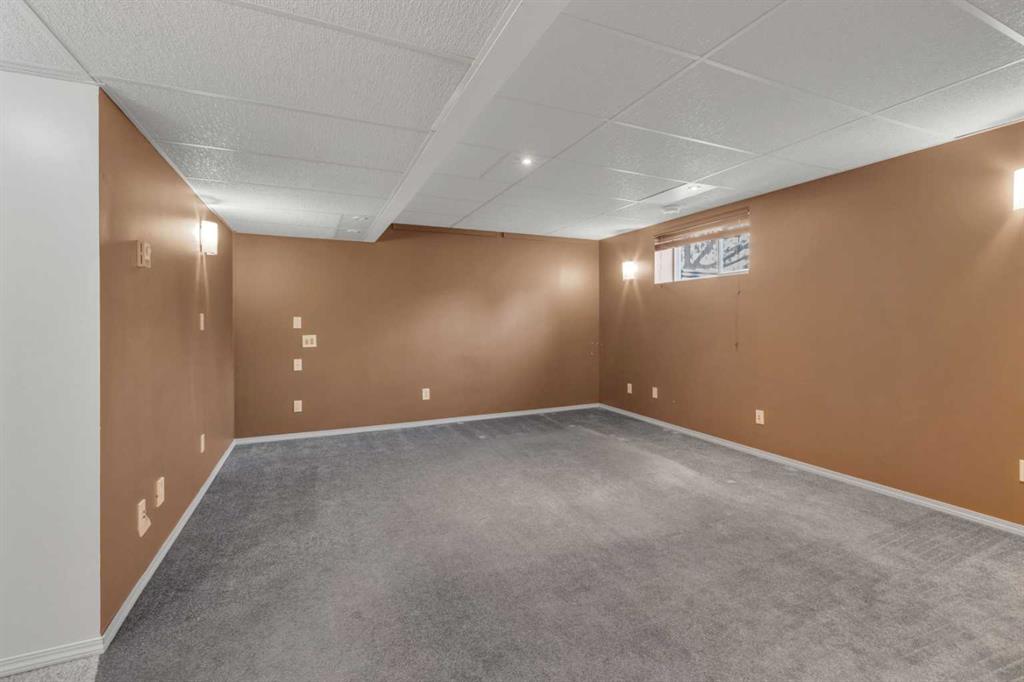 Picture for 148 Ammeter Close  https://www.cirrealty.ca/reb/cara/9/A2266759_27.jpg
