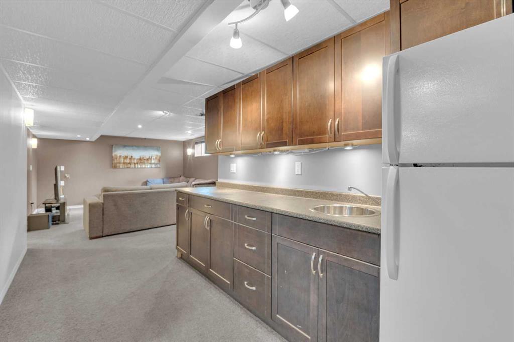 Picture for 148 Ammeter Close  https://www.cirrealty.ca/reb/cara/9/A2266759_30.jpg