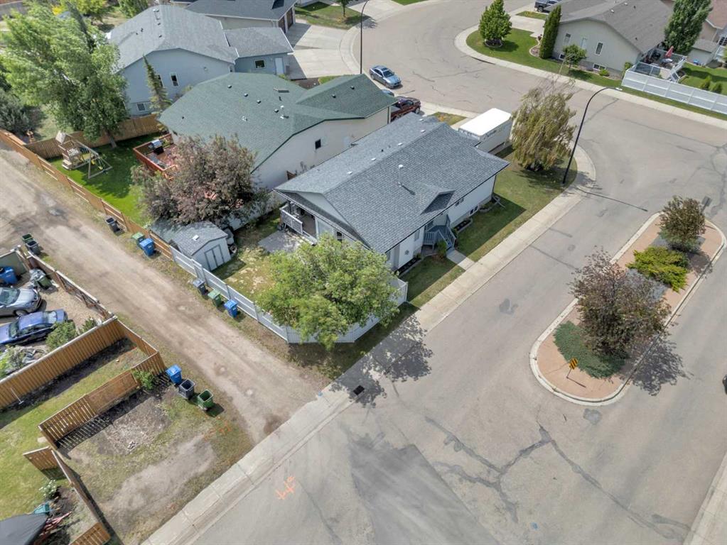 Picture for 148 Ammeter Close  https://www.cirrealty.ca/reb/cara/9/A2266759_38.jpg