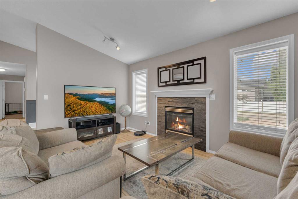 Picture for 148 Ammeter Close  https://www.cirrealty.ca/reb/cara/9/A2266759_8.jpg