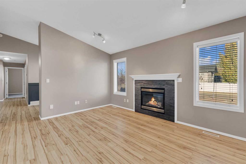 Picture for 148 Ammeter Close  https://www.cirrealty.ca/reb/cara/9/A2266759_9.jpg
