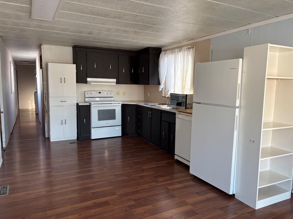 Picture for 51, 5311 60 Street  