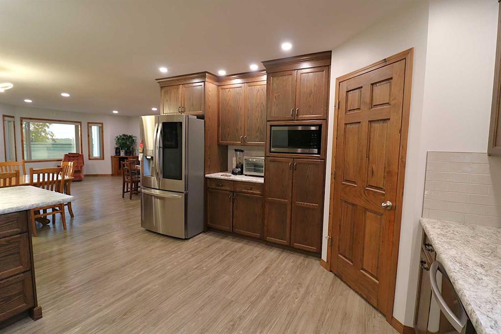 Picture for 93039 Range Road 164  