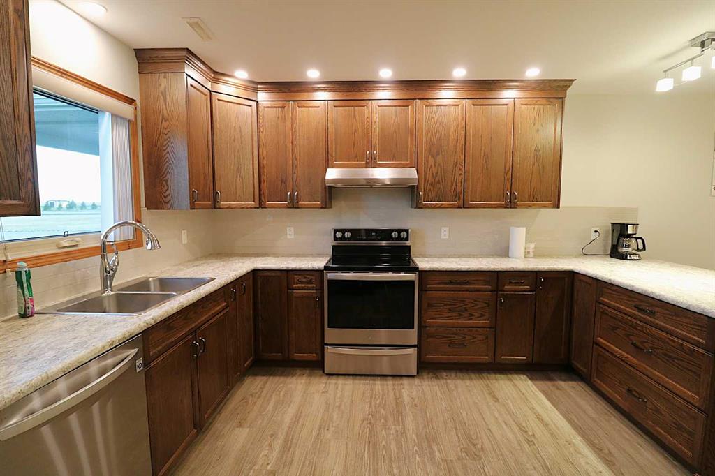 Picture for 93039 Range Road 164  