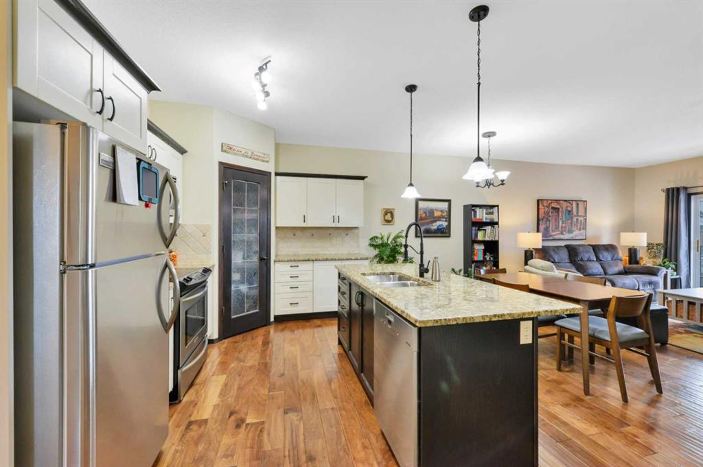 Picture for 303, 3505 51 Avenue 