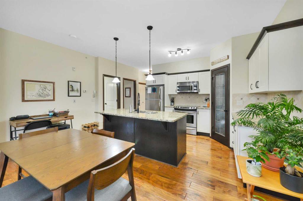 Picture for 303, 3505 51 Avenue 