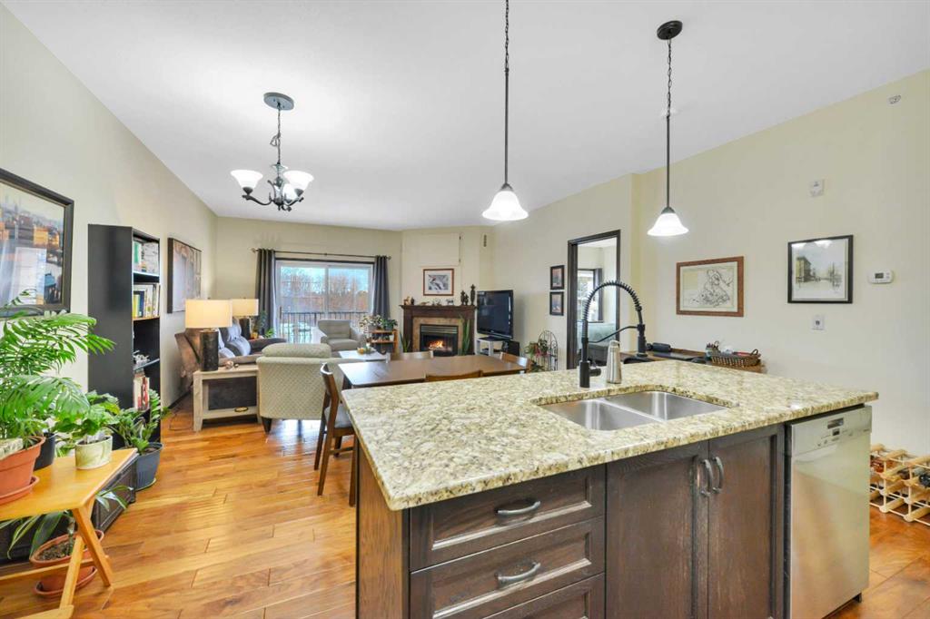 Picture for 303, 3505 51 Avenue 