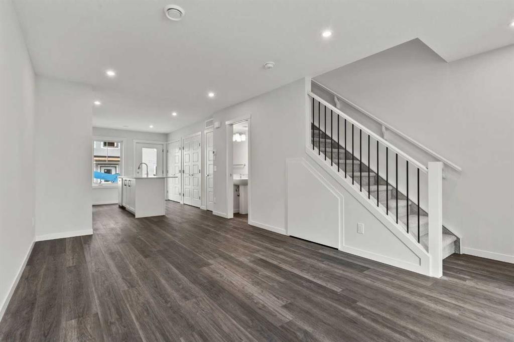 Picture for 110, 40 Livingston Parade NE