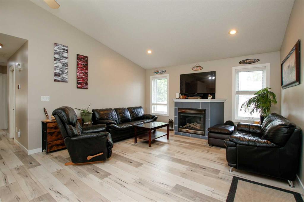 Picture for 107 Ackerman Crescent 