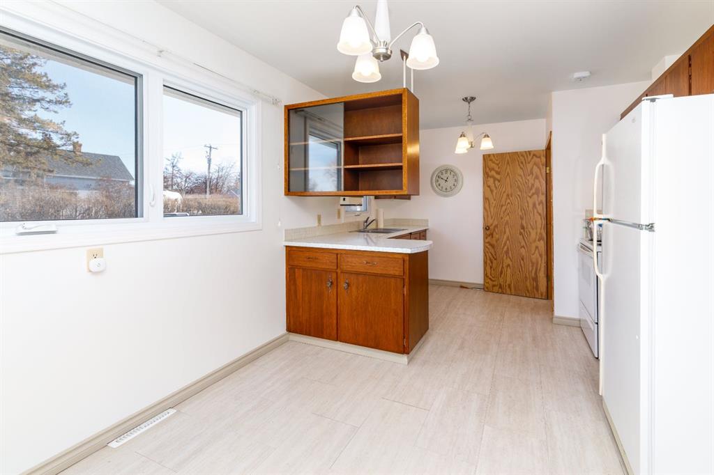 Picture for 4922 46 Street 