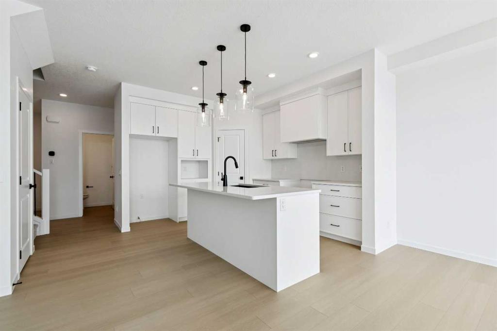 Picture for 105 Walgrove Bay SE