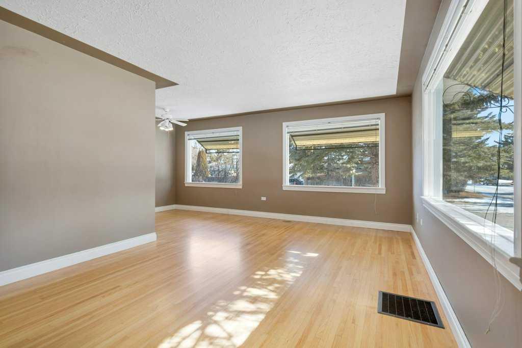 Picture for 4102 46 Street 