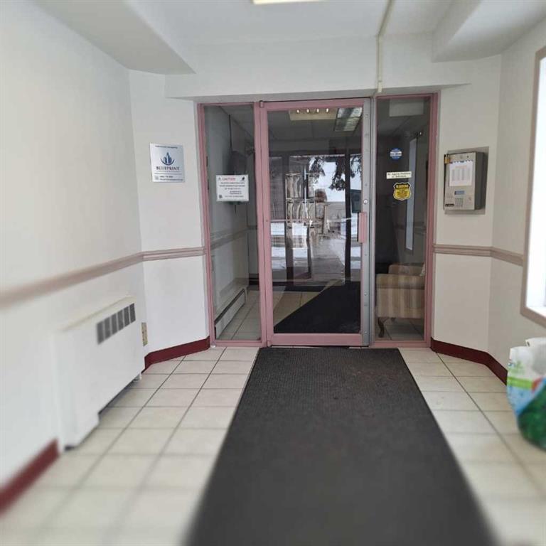 Picture for 214, 5326 47 Avenue 