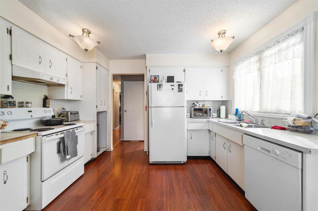 Picture for 3611A 66A Street 