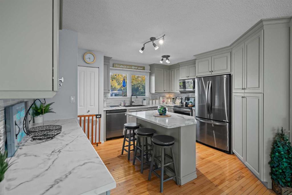 Picture for 3735 66 Street 