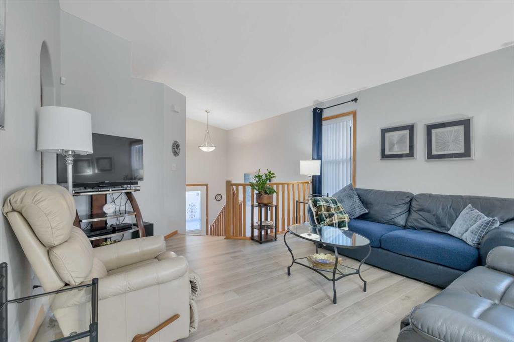 Picture for 44 Leonard Crescent 