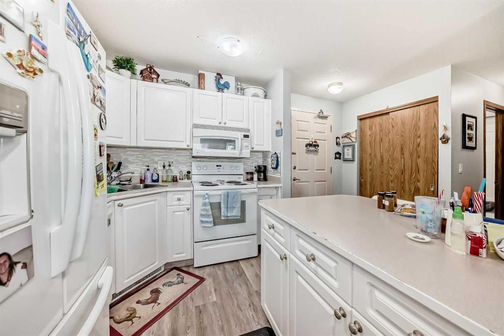 Picture for 214, 60 Jacobs Close 