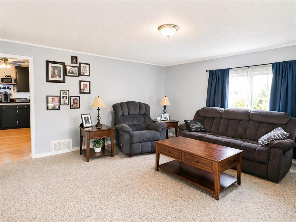 Picture for 4523 48 Avenue 