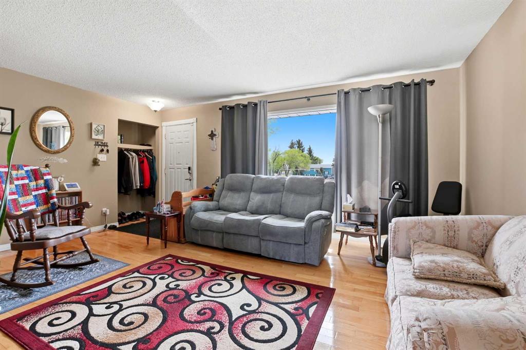 Picture for 4726 47 Avenue 