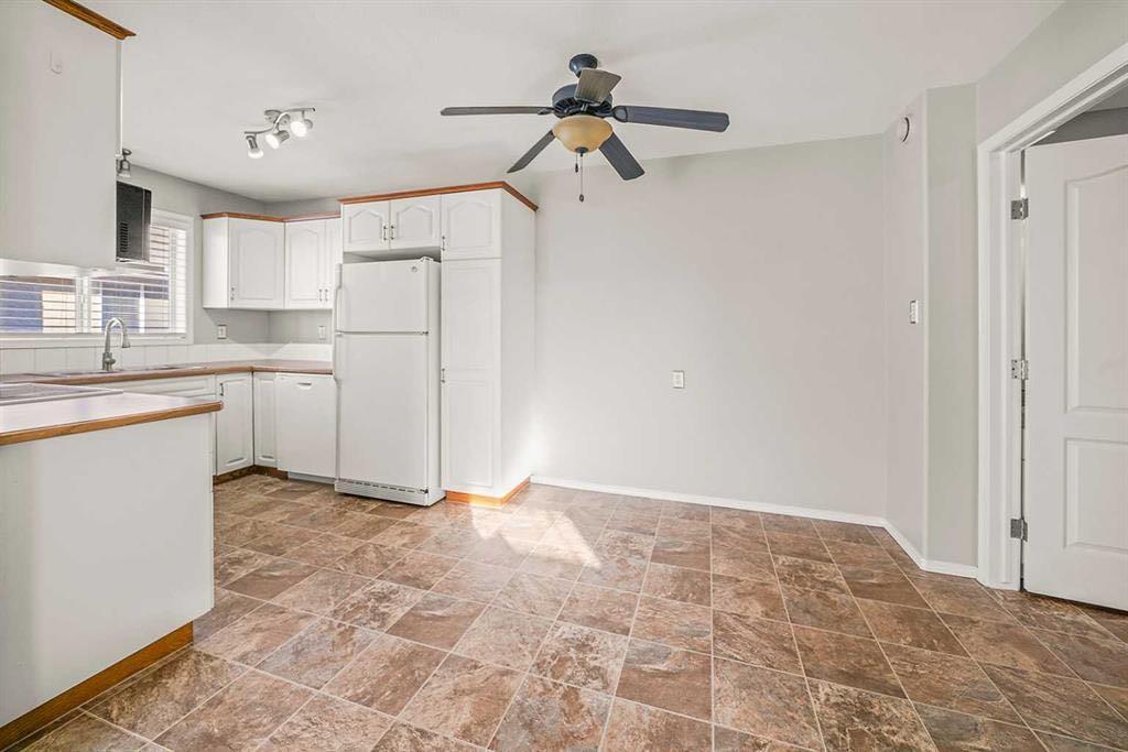 Picture for 5, 4626 44 Street 