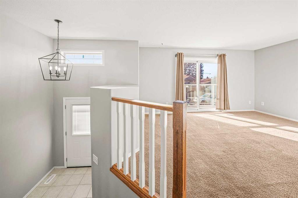 Picture for 5, 4626 44 Street 