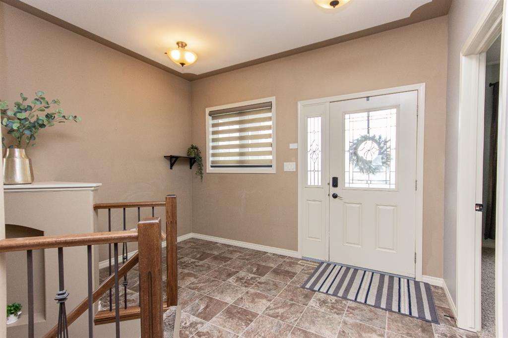 Picture for 101 Valley Crescent 