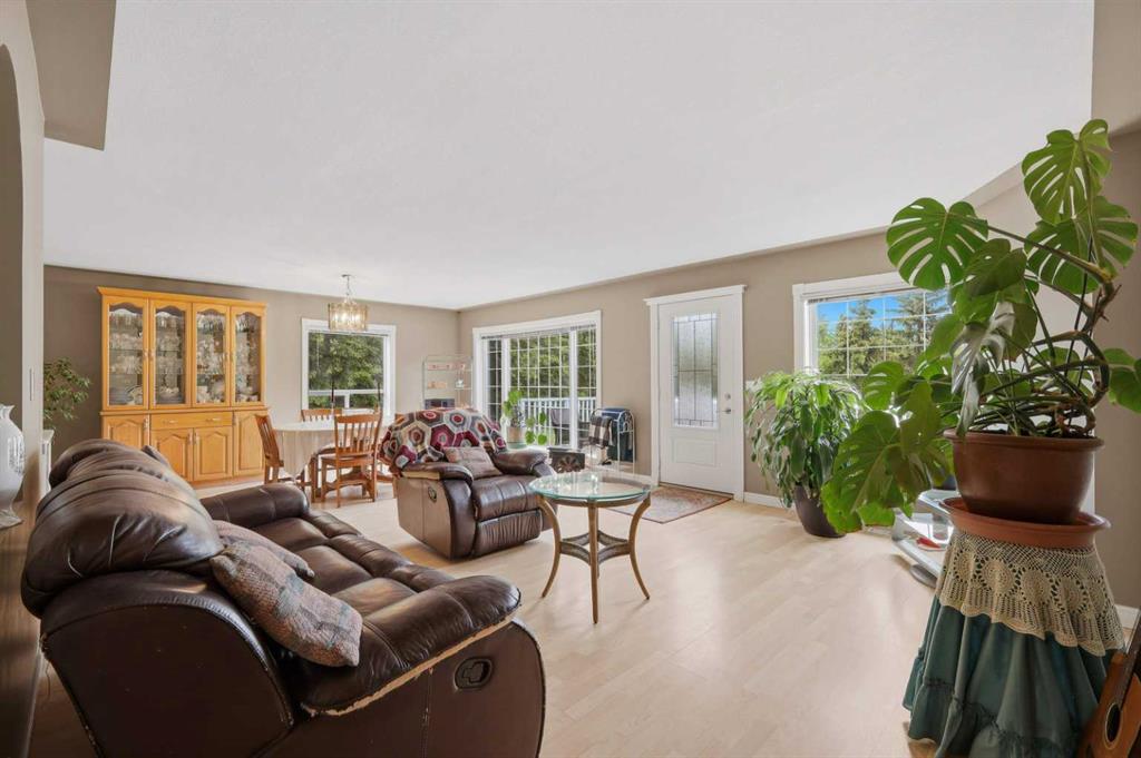 Picture for 37 Parkland Crescent  