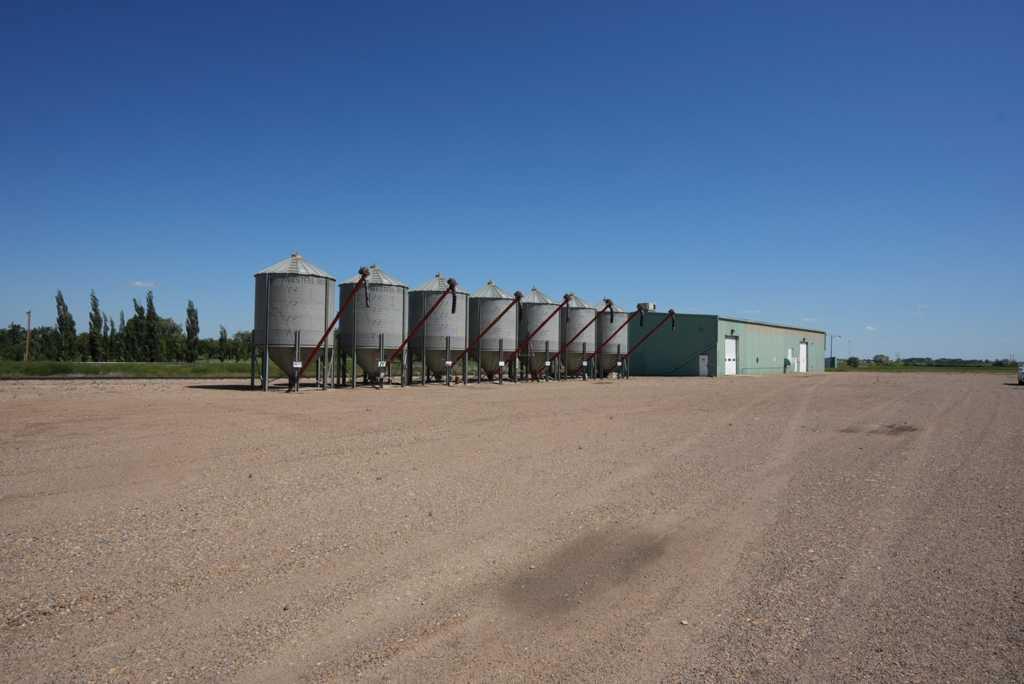 Picture for 184075 7 Street E