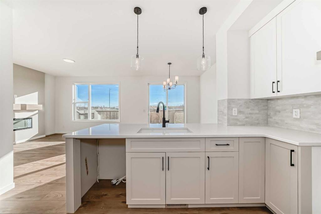 Picture for 81 Southborough Square  https://www.cirrealty.ca/reb/creb/00/A2260500_13.jpg