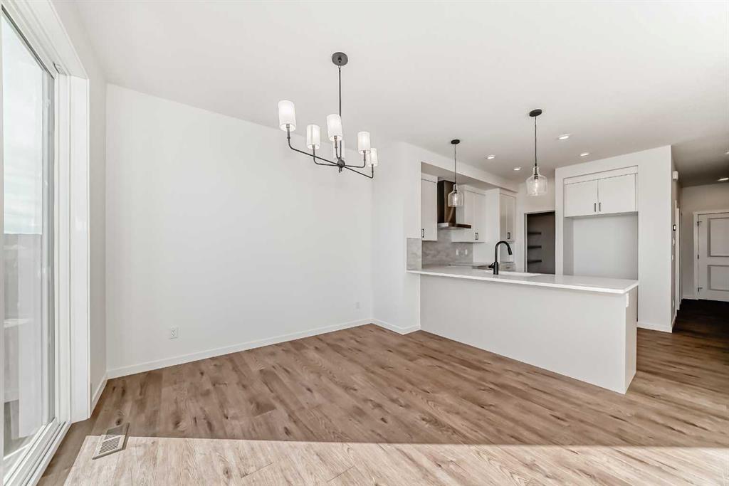 Picture for 81 Southborough Square  https://www.cirrealty.ca/reb/creb/00/A2260500_15.jpg