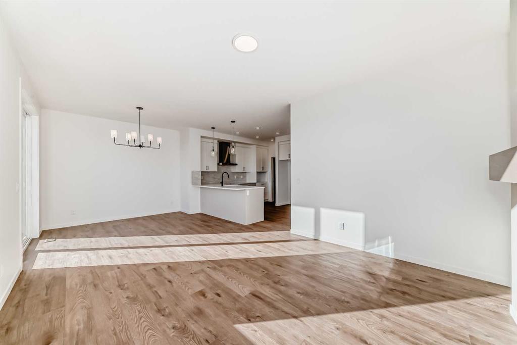 Picture for 81 Southborough Square  https://www.cirrealty.ca/reb/creb/00/A2260500_20.jpg