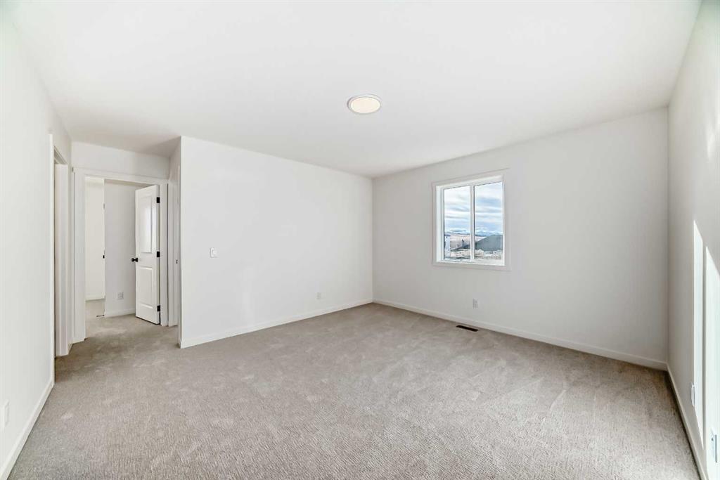 Picture for 81 Southborough Square  https://www.cirrealty.ca/reb/creb/00/A2260500_39.jpg