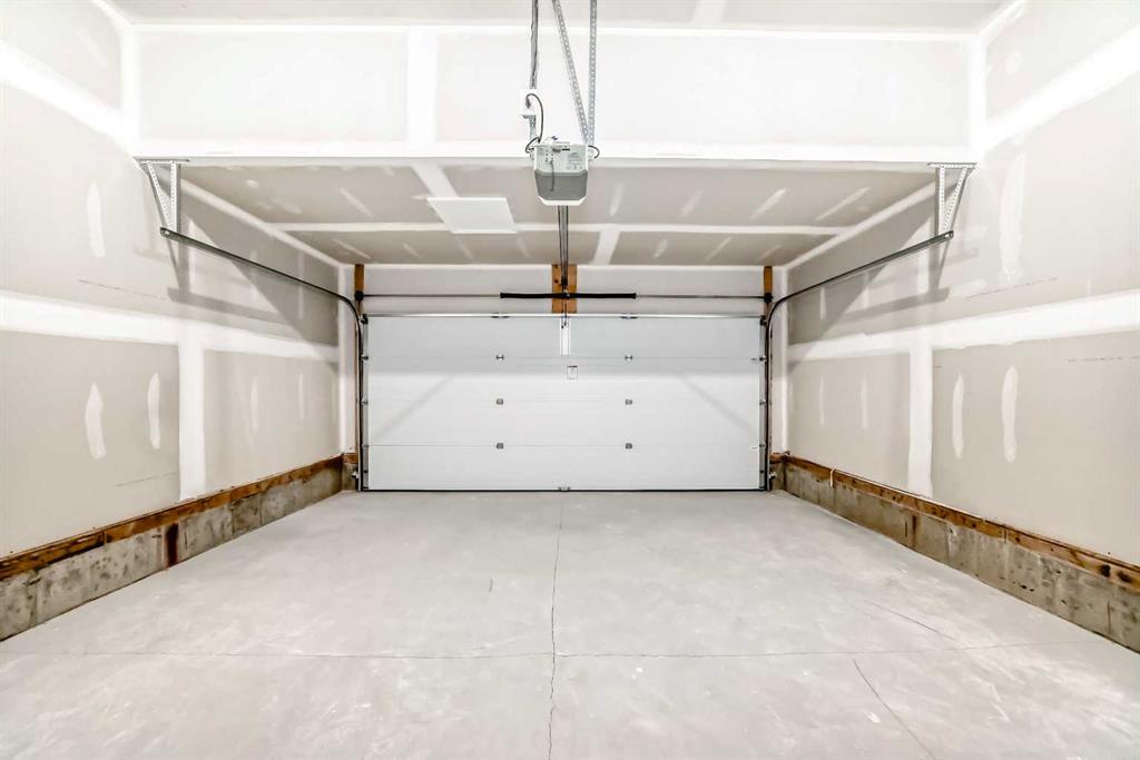 Picture for 81 Southborough Square  https://www.cirrealty.ca/reb/creb/00/A2260500_45.jpg