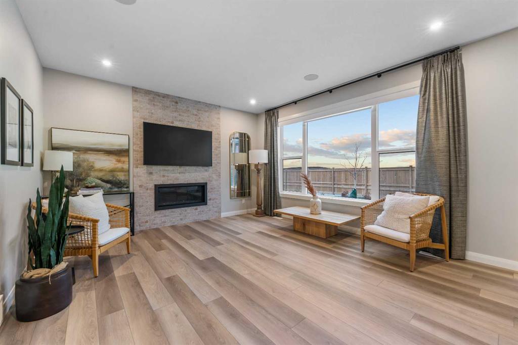 Picture for 207 Brander Avenue  https://www.cirrealty.ca/reb/creb/00/A2263800_12.jpg