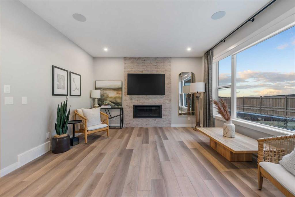Picture for 207 Brander Avenue  https://www.cirrealty.ca/reb/creb/00/A2263800_13.jpg
