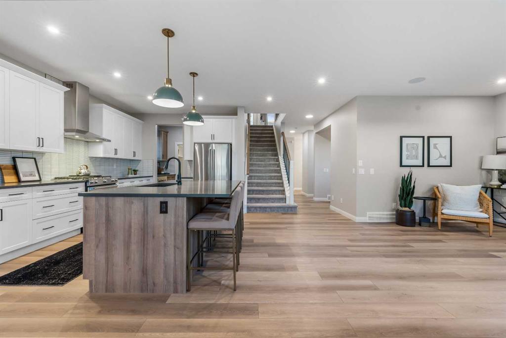 Picture for 207 Brander Avenue  https://www.cirrealty.ca/reb/creb/00/A2263800_15.jpg