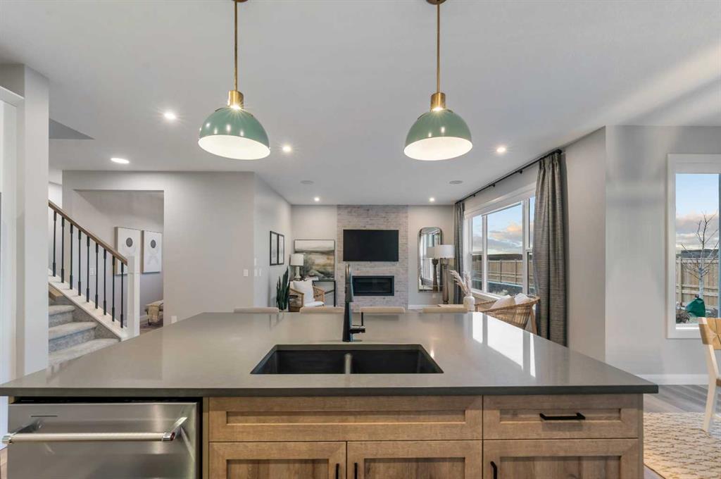 Picture for 207 Brander Avenue  https://www.cirrealty.ca/reb/creb/00/A2263800_16.jpg