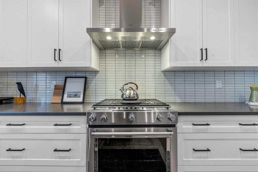 Picture for 207 Brander Avenue  https://www.cirrealty.ca/reb/creb/00/A2263800_26.jpg