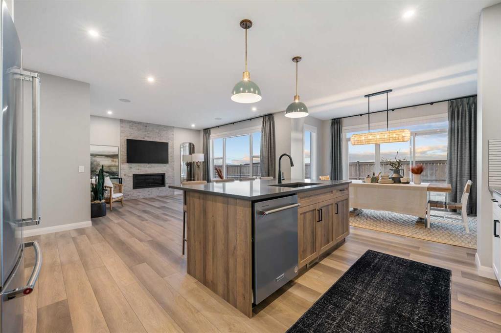 Picture for 207 Brander Avenue  https://www.cirrealty.ca/reb/creb/00/A2263800_28.jpg