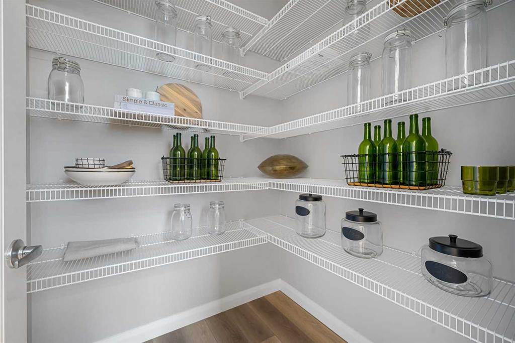 Picture for 207 Brander Avenue  https://www.cirrealty.ca/reb/creb/00/A2263800_31.jpg