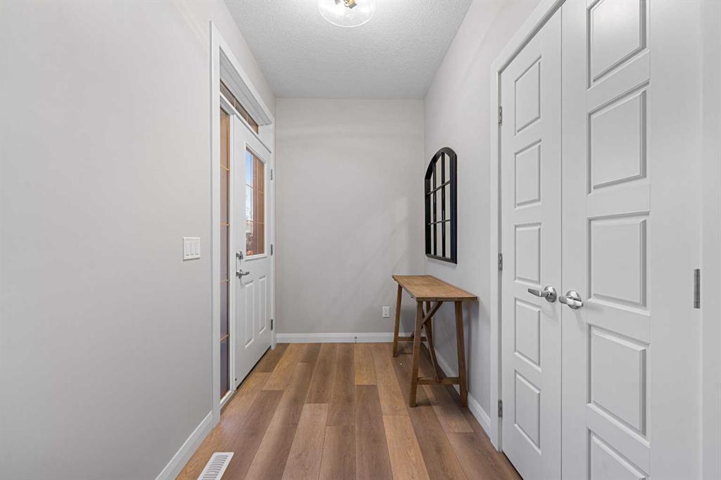Picture for 207 Brander Avenue  https://www.cirrealty.ca/reb/creb/00/A2263800_36.jpg