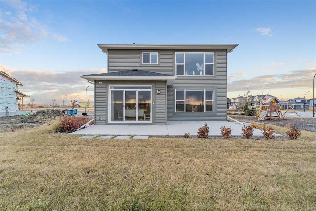 Picture for 207 Brander Avenue  https://www.cirrealty.ca/reb/creb/00/A2263800_49.jpg