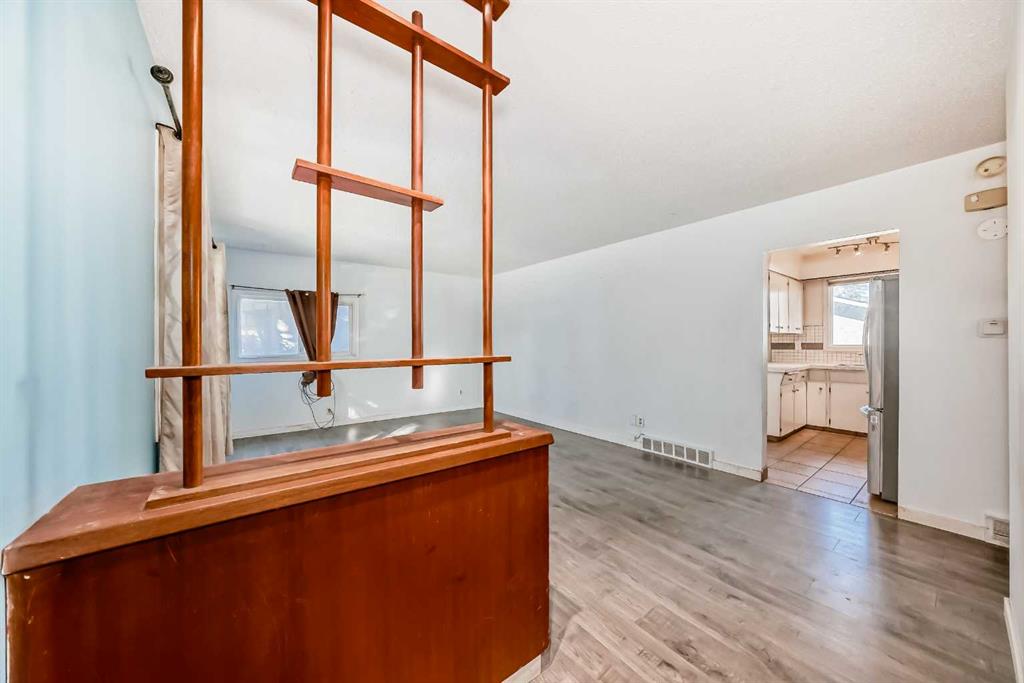 Picture for 808 Avonlea Place SE