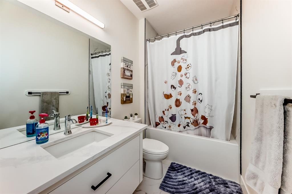 Picture for 76 ROCK LAKE View NW https://www.cirrealty.ca/reb/creb/00/A2266400_35.jpg