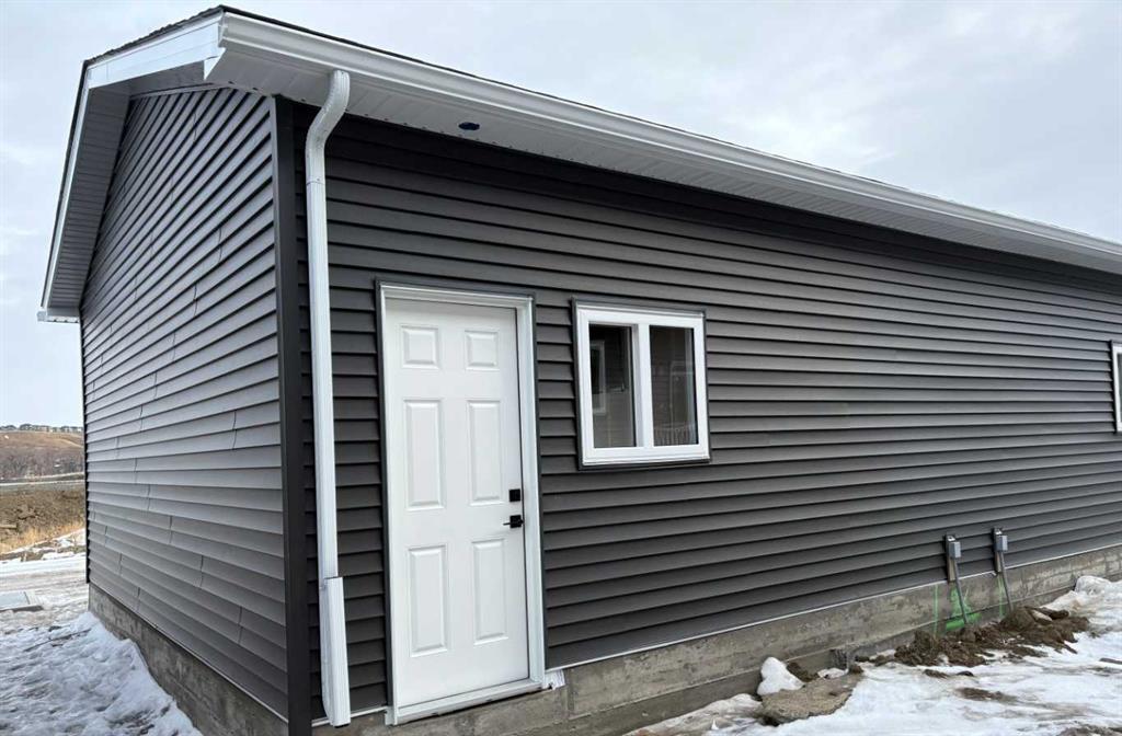 Picture for 750 Wolf Willow Boulevard SE