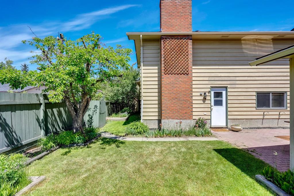 Picture for 19 Shawmeadows Gate SW