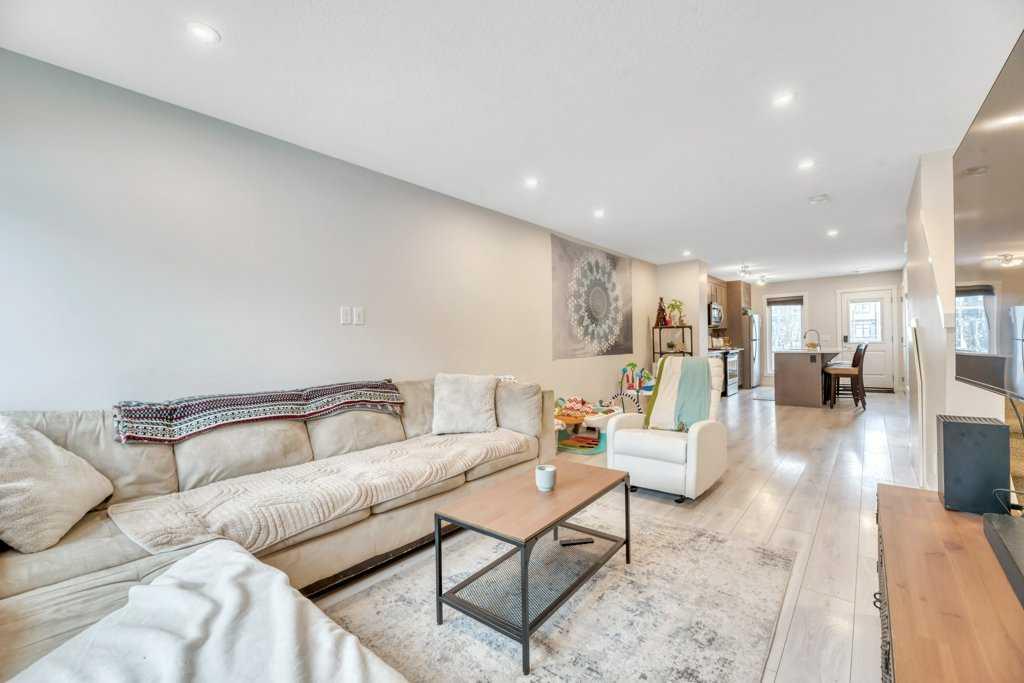 Picture for 413, 338 Seton Circle SE